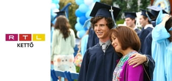 A semmi közepén S8E21 - Meglepetés videó