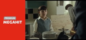 Chlapec v pruhovanom pyžame