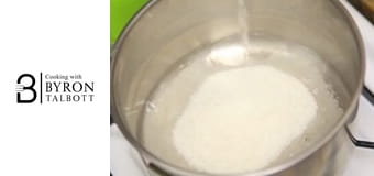 Ябълки със солен карамел и карамел