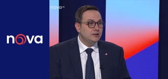 Za pět minut dvanáct