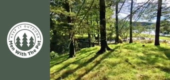 Къмпингуване след буря, готвене на кюфтета в гората Къмпингуване след буря, готвене на кюфтета в гората