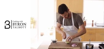 Салата от пържола „Ню Йорк Стрип“ и топла леща Салата от пържола „Ню Йорк Стрип“ и топла леща