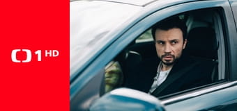 Slečna Holmesová - Autonehoda