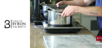 Пуканки с карамел, пармезан, розмарин и кафяво масло Пуканки с карамел, пармезан, розмарин и кафяво масло