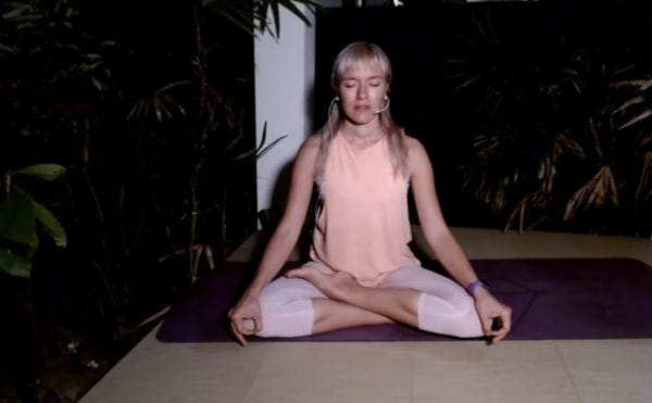 Urban yoga - morning yoga and meditation (2021) - day 3 - meditation. evening