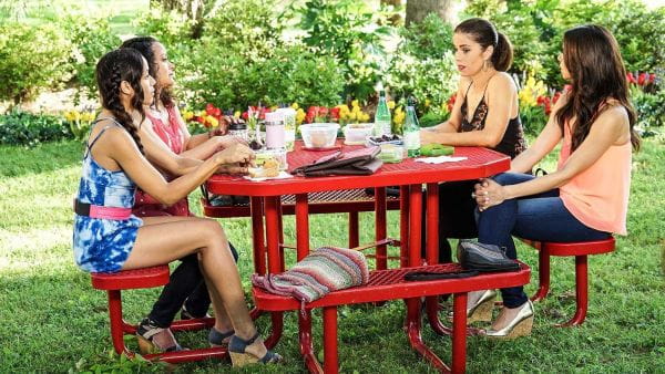 Devious Maids (2013) - 3 sezóna 12 série