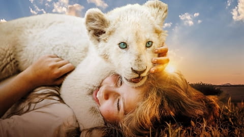 Mia și leul alb