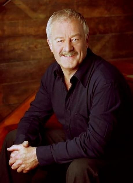 Filmai su aktoriumi Bernard Hill