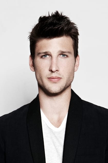 Filmy z aktorem Parker Young