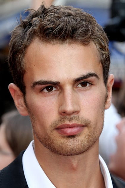 Filmy s tímto hercem Theo James