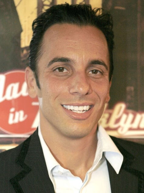 Filmas ar aktieri Sebastian Maniscalco