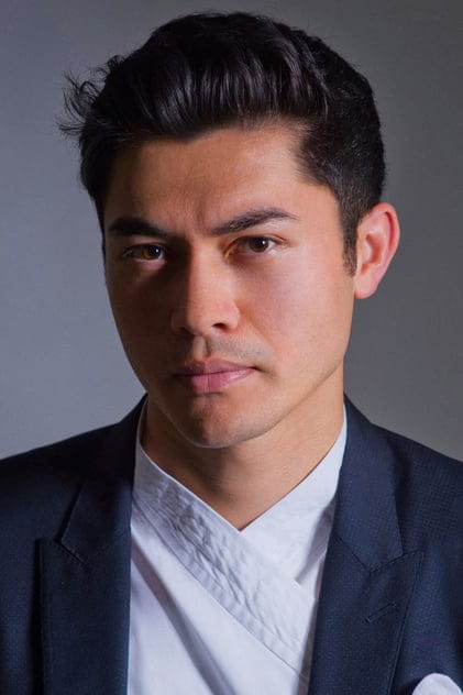 Filmy s tímto hercem Henry Golding