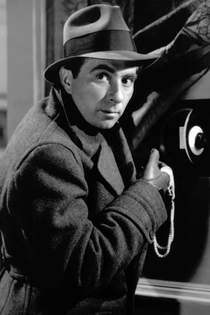 Filme cu actorul Robert Newton