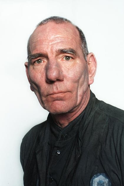 Filmy s tímto hercem Pete Postlethwaite