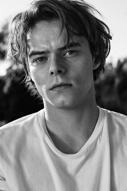 Filmek a színésszel Charlie Heaton