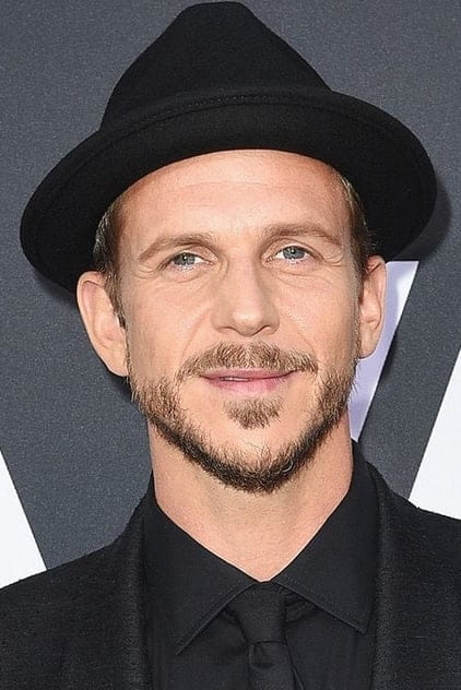 Filmek a színésszel Gustaf Skarsgard