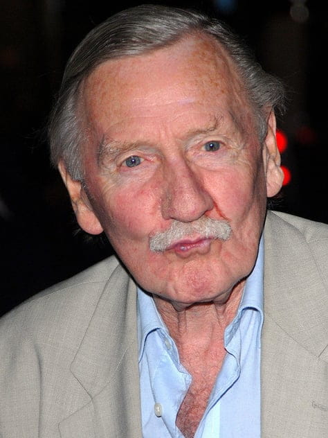 Filmek a színésszel Leslie Phillips