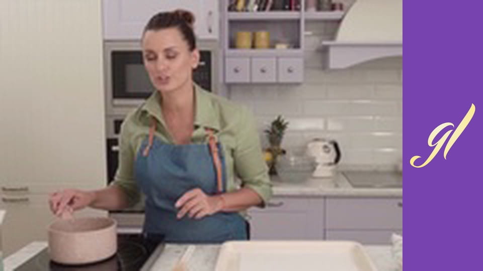 Cupcakes, pies, rolls and tarts with various fillings. Episode 33