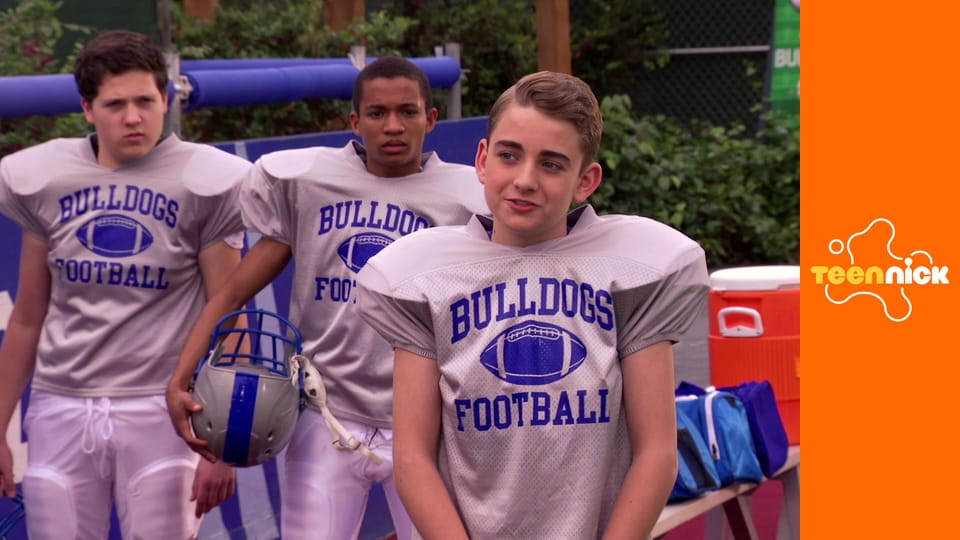 Bella i Buldogi S2E1 - Sprawa skrzydłowego