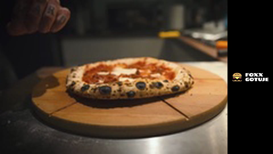 IDEALNA PIZZA NEAPOLITAŃSKA W DOMOWYM PIEKARNIKU