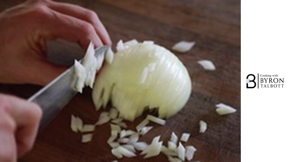 7 Different Ways To Cut An Onion