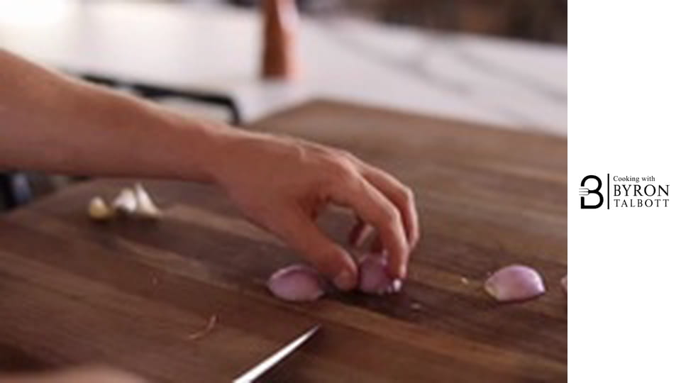 Препечени равиоли и доматено сладко