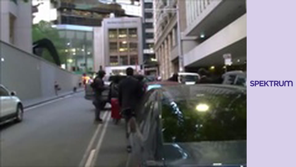 Policie zasahuje S1E1