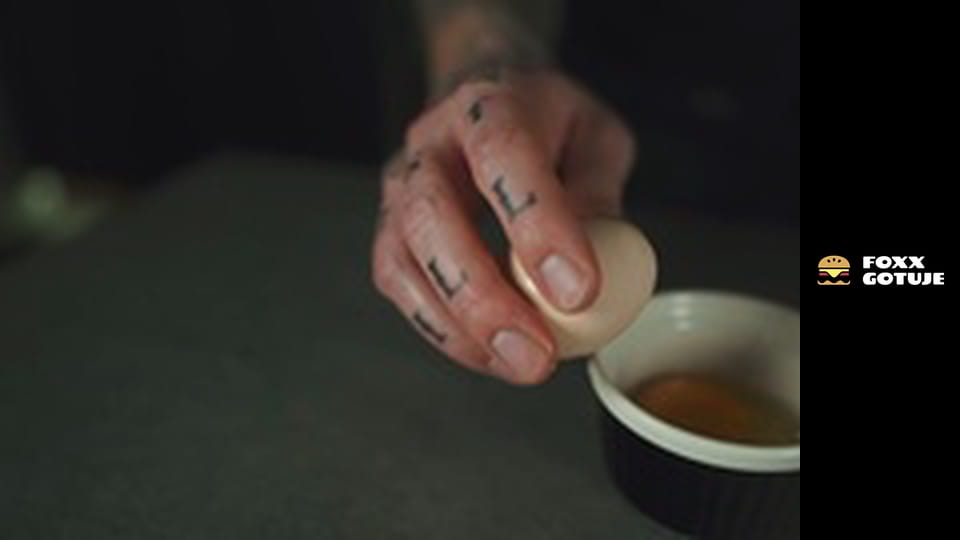 KTO ROBI NAJLEPSZĄ JAJECZNICĘ? - Sprawdzam mity oraz testuję przepisy na idealne jajka