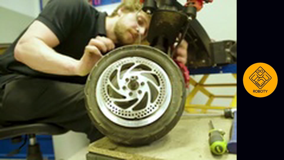 NAPRAWIAMY WASZE HULAJNOGI ELEKTRYCZNE - PRACA W SERWISIE MOBIWAY.PL