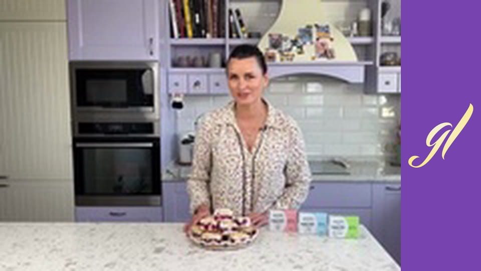 Cupcakes, pies, rolls and tarts with various fillings. Episode 41