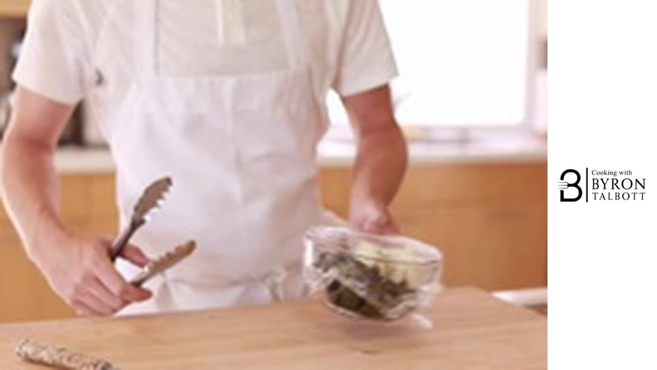 Торти с морски дарове и месо с печени праскови и сметана