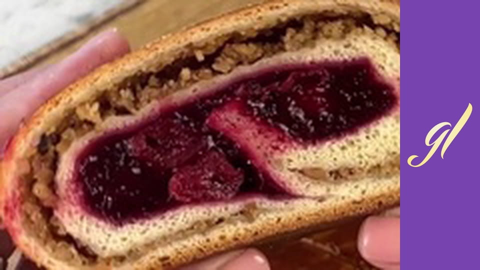 Cupcakes, pies, rolls and tarts with various fillings. Episode 47