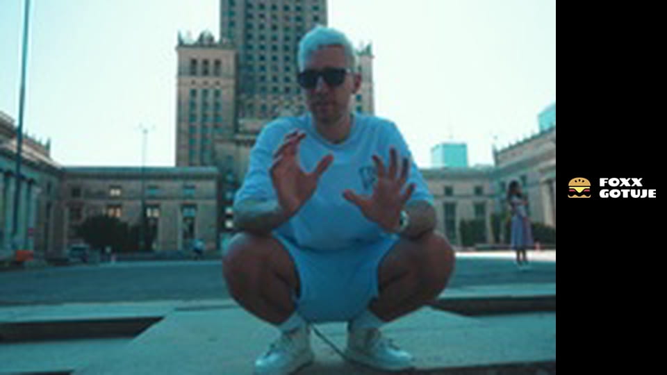 BURGER ZA 16 VS ZA 2500 PLN feat. Mr Kryha - Test warszawskich burgerów z widzami