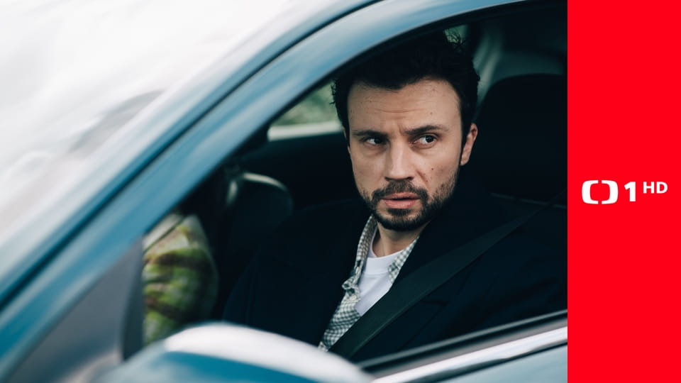 Slečna Holmesová - Autonehoda