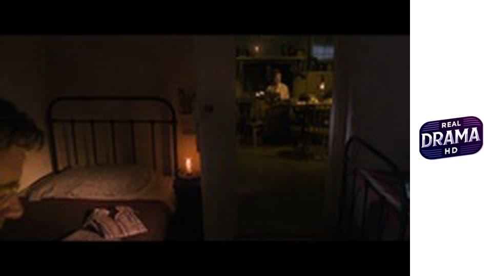 Akihez beszél a föld