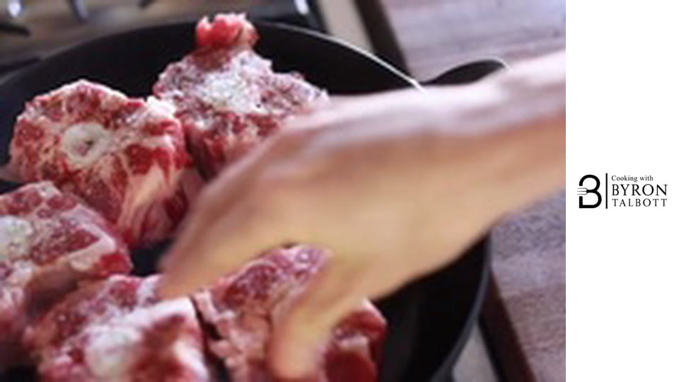 Енчилади с волска опашка с бурбон и гуахильо