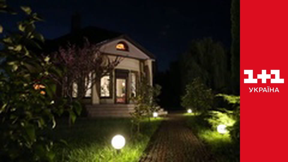 Життя відомих людей E52