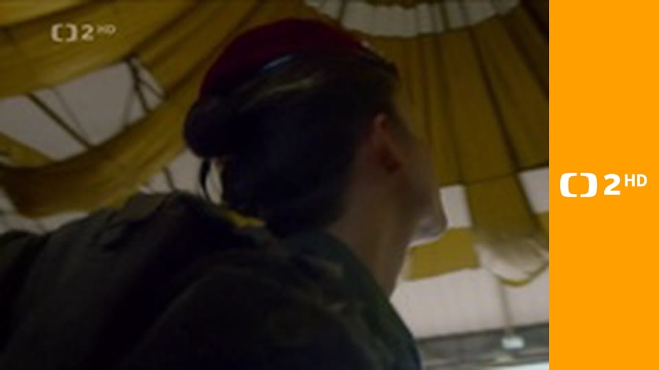 Evropa dnes - Jedinou hranicí je nebe – odvážné seskoky padákem