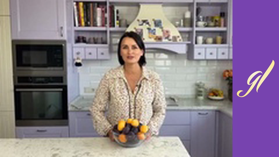 Cupcakes, pies, rolls and tarts with various fillings. Episode 42