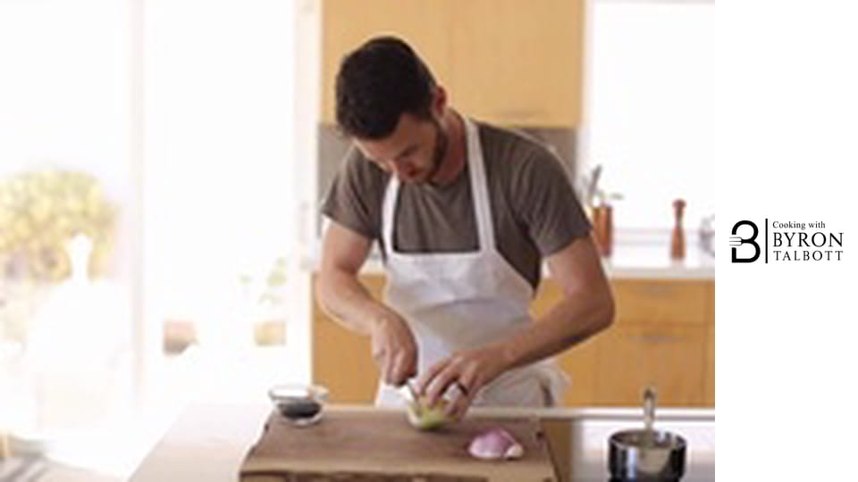 Салата от пържола „Ню Йорк Стрип“ и топла леща