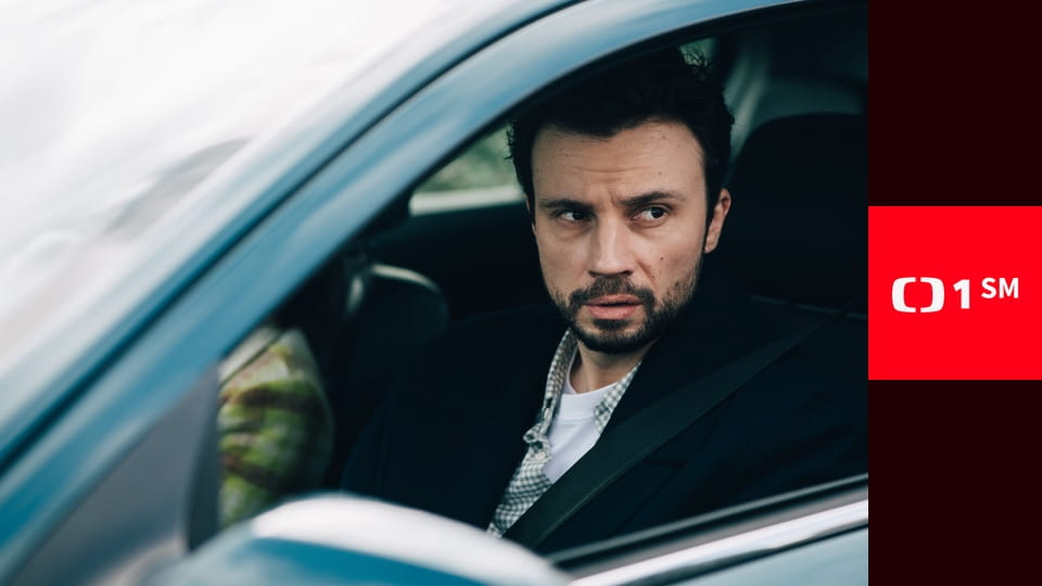 Slečna Holmesová - Autonehoda