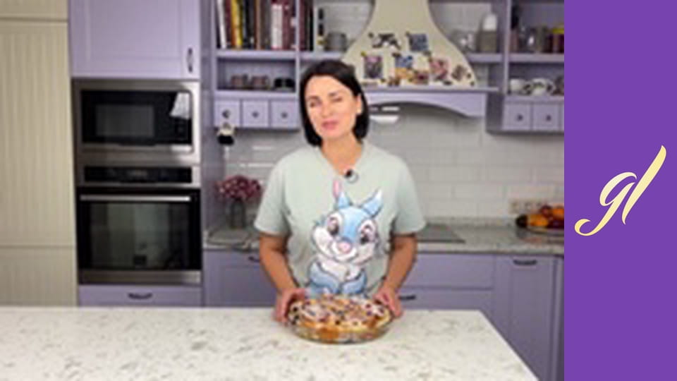 Cupcakes, pies, rolls and tarts with various fillings. Episode 45