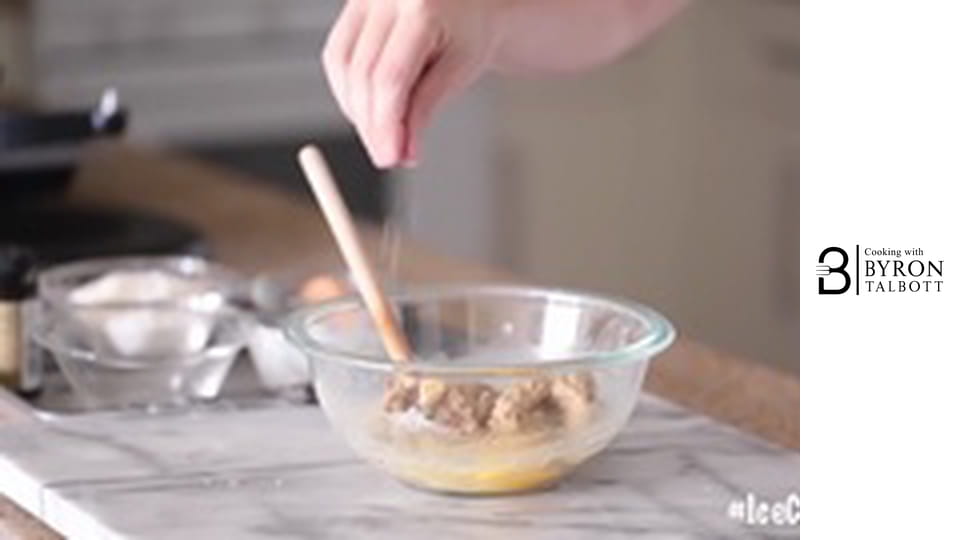 Сандвич със сладолед с шоколадови парченца