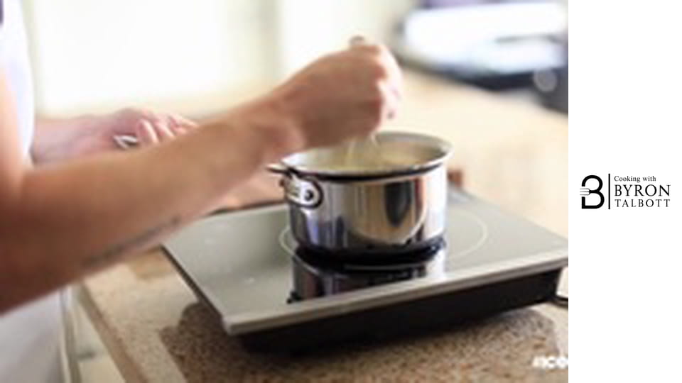 Безалкохолна коренова бира със сладолед