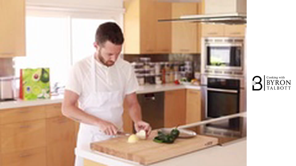 Торти с морски дарове и месо с печени праскови и сметана