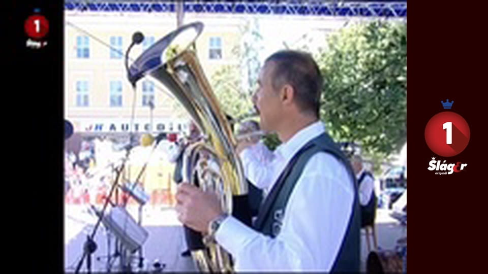 Vstáváme s dechovkou