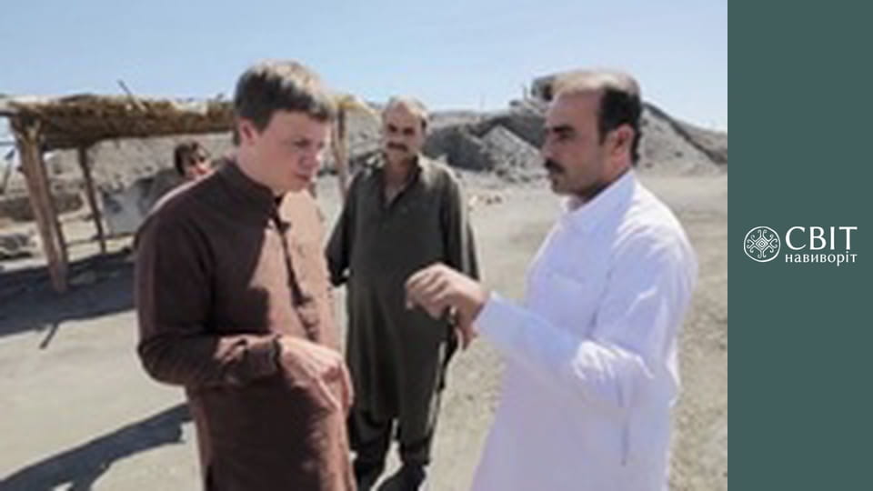 Season 12, Episode 20, Pakistan