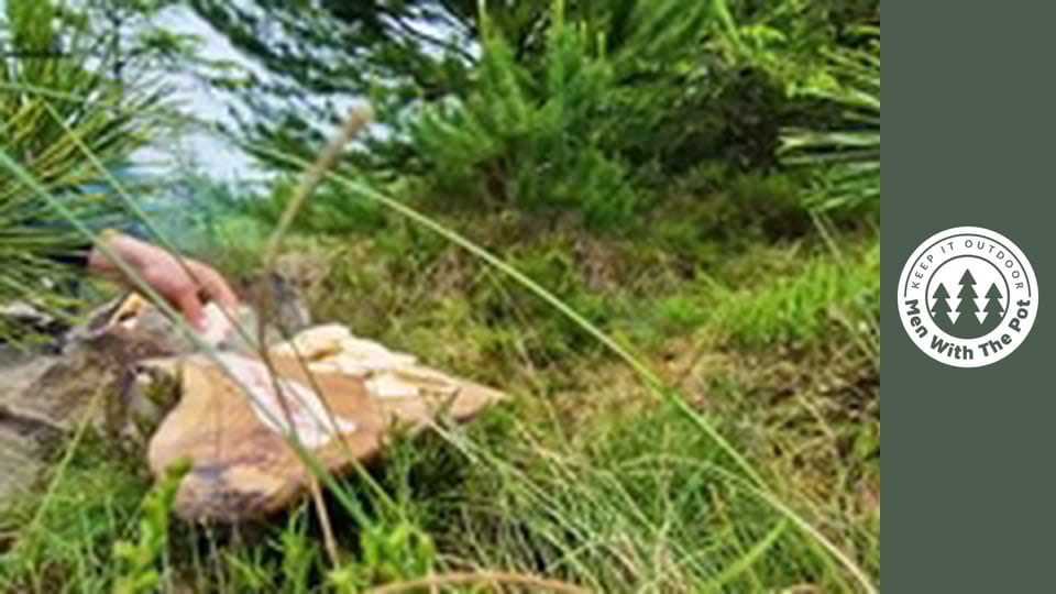 Stek Ribeye z ziemniakami i różami z bekonu