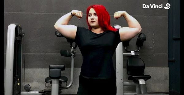 8. Mihaela Brinzoiu: Mâini de zdrobire de oțel
