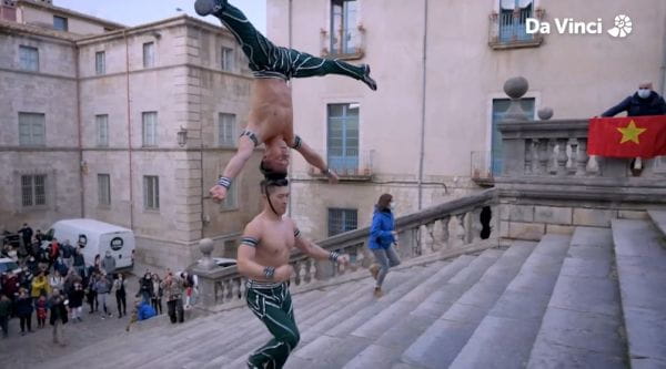 13. Giang Brothers: Interpreți de circ renumiți